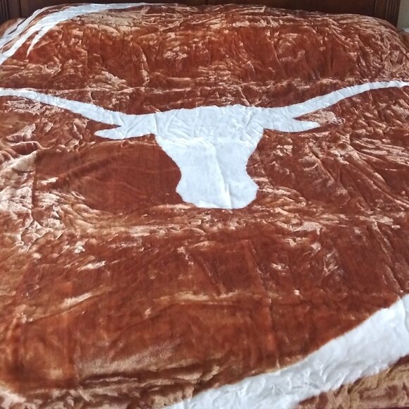UT Longhorns King Size Blanket Royal Plush Raschel Throw / Blanket 84" x 94" - Picture 1 of 4